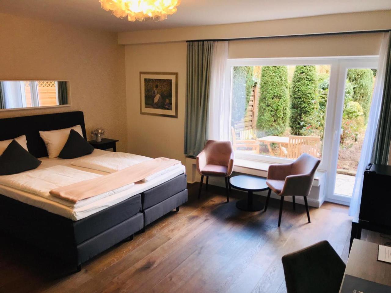 Doppelzimmer mit Gartenblick